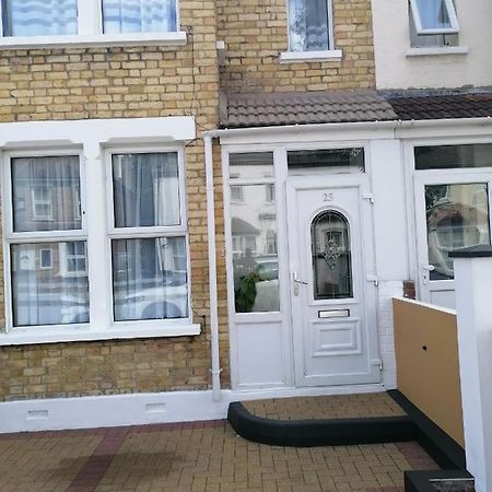 Fbs Homestay Norwood Esterno foto