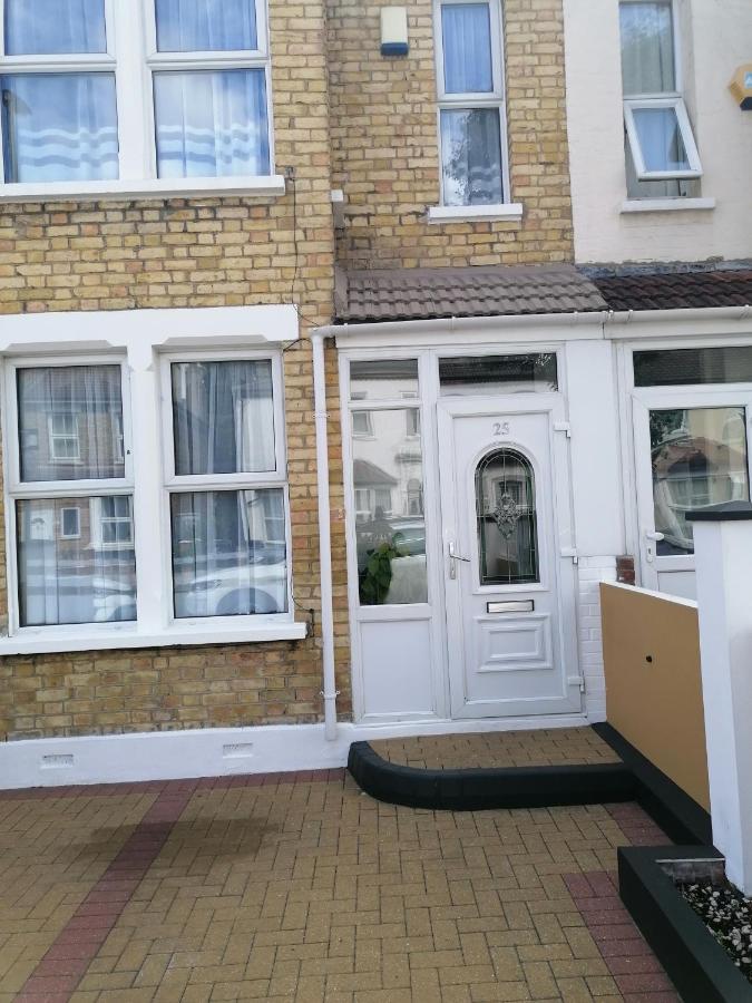 Fbs Homestay Norwood Esterno foto